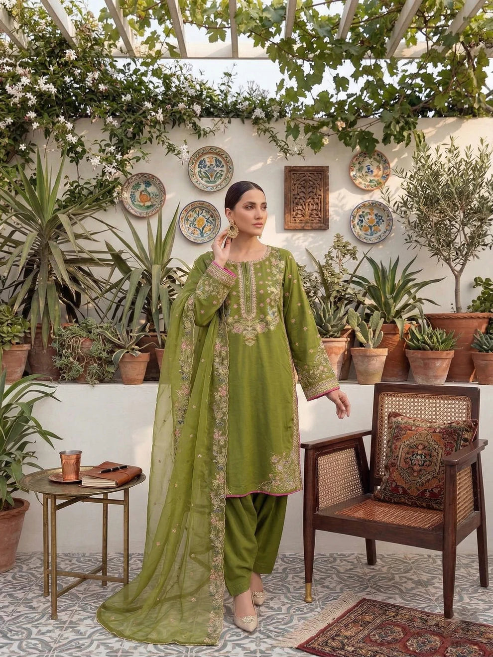 AR 4028 Mehndi