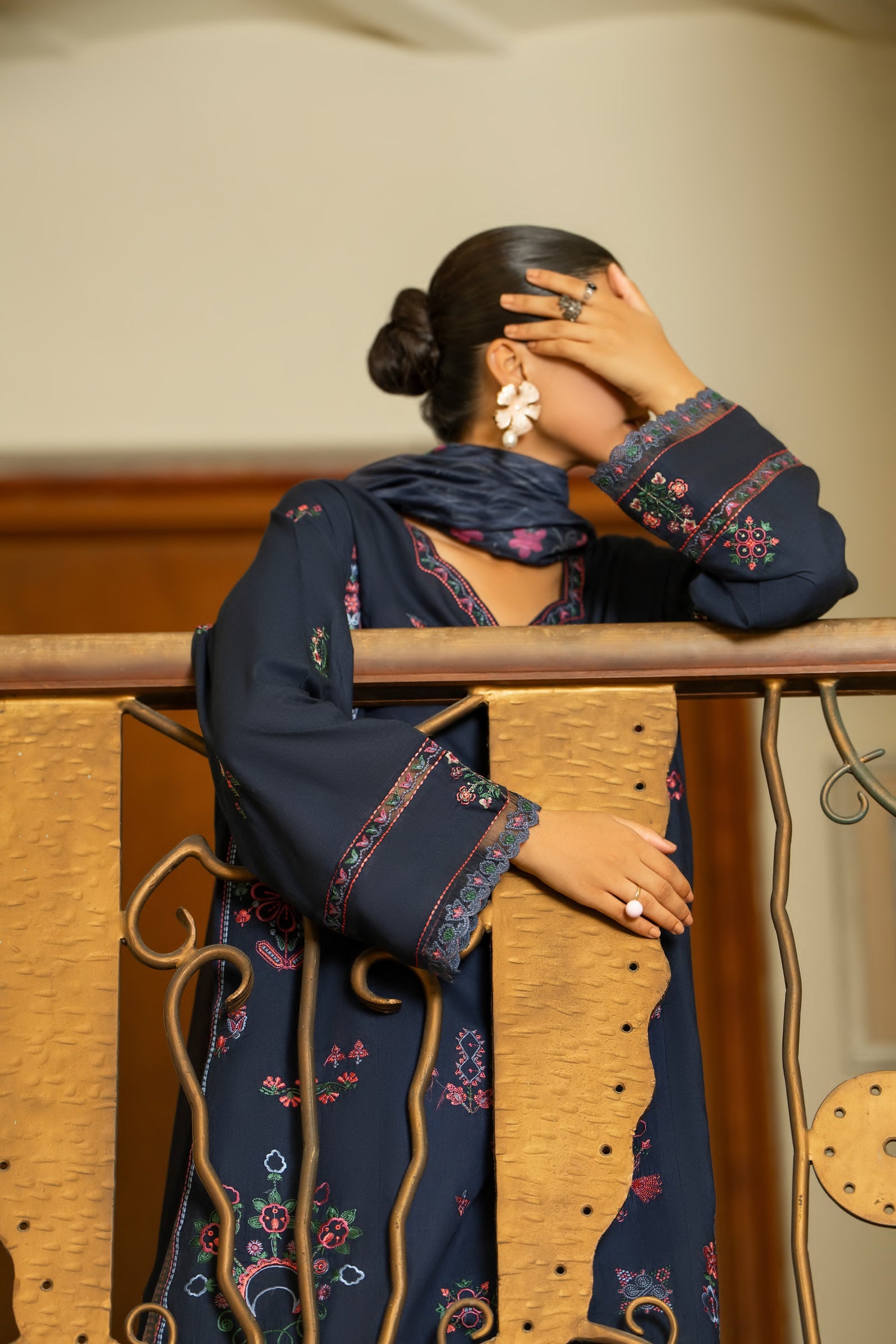 Casual Lite - Zinc Radiance