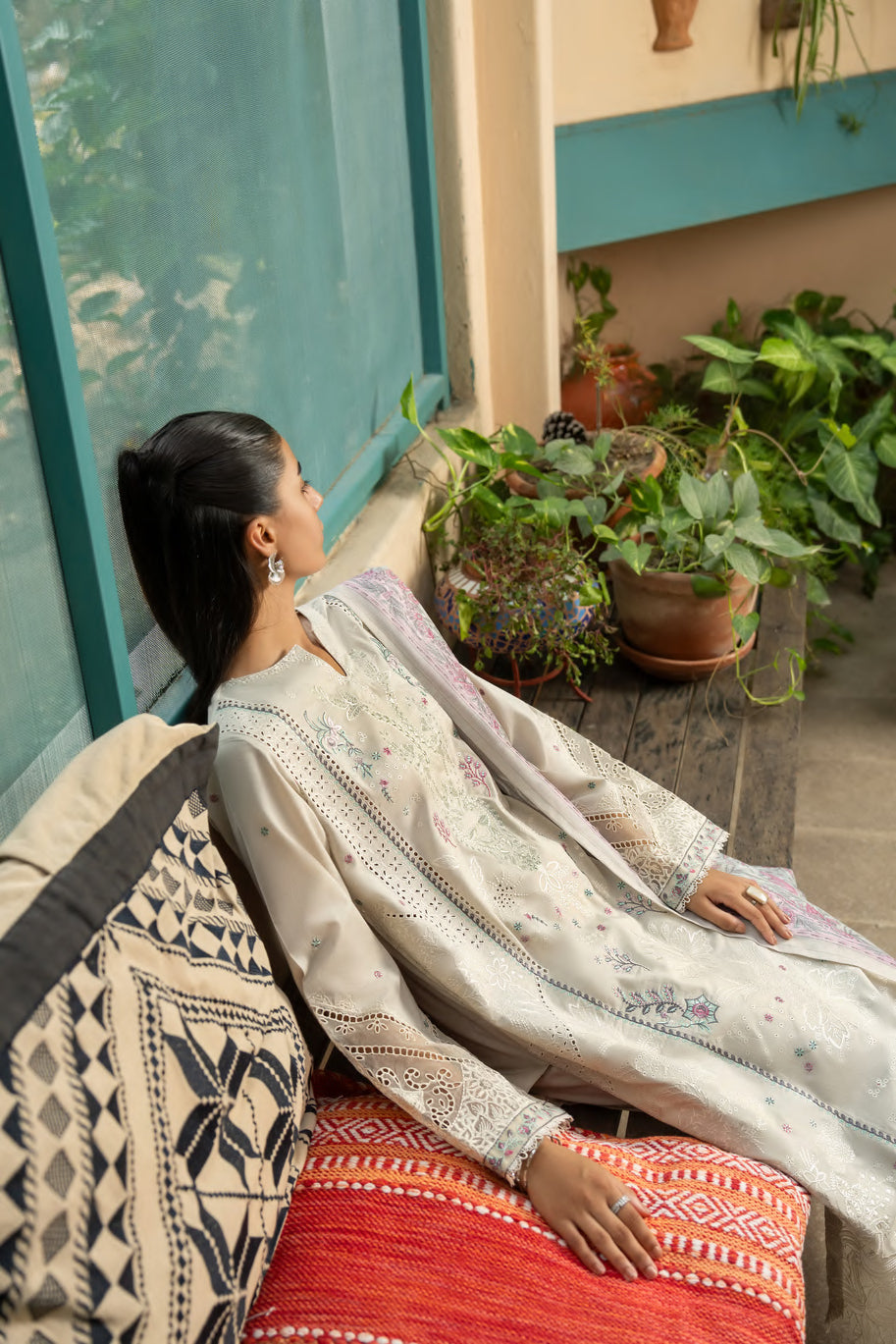 Casual Lite - Beige-toned