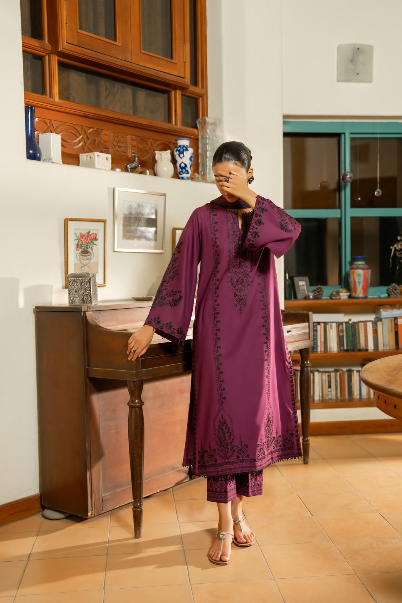 Casual Lite - Rich plum-toned