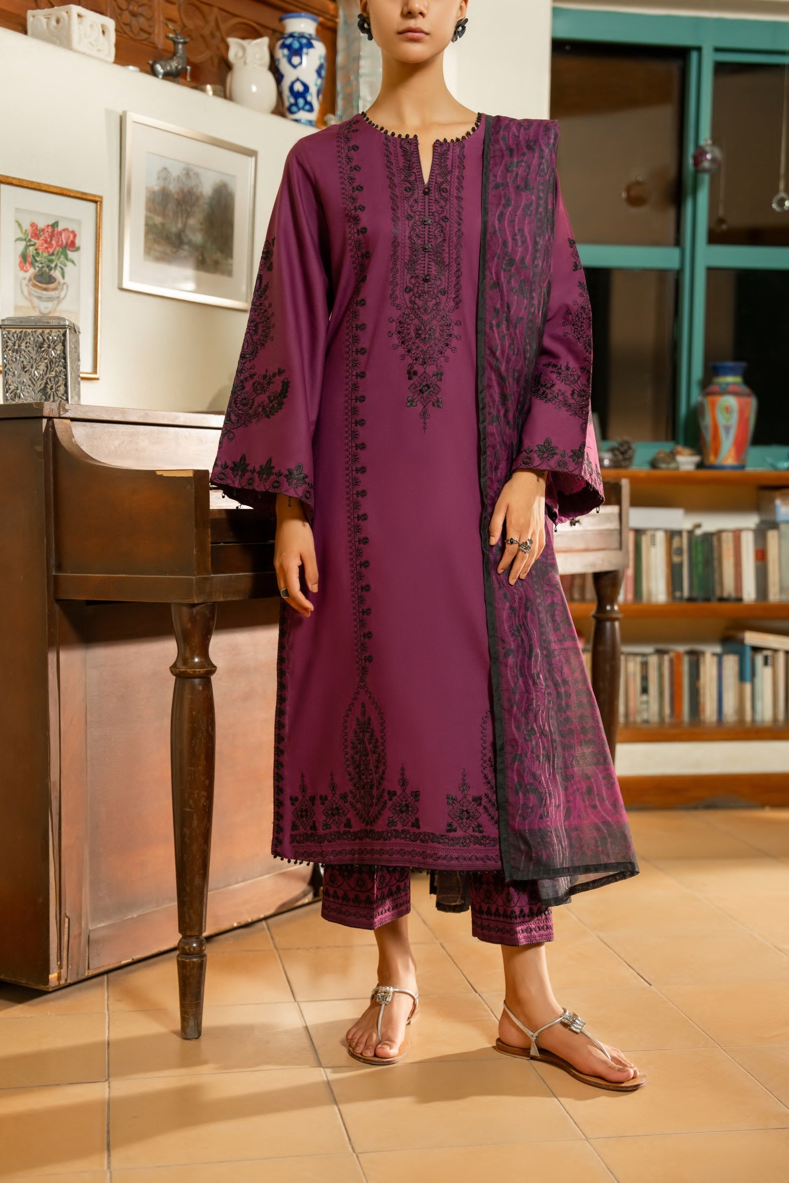 Casual Lite - Rich plum-toned