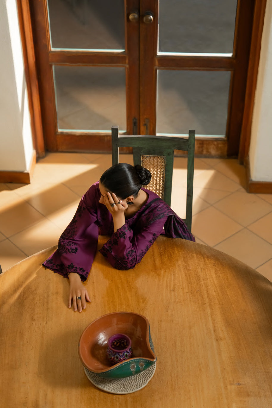 Casual Lite - Rich plum-toned