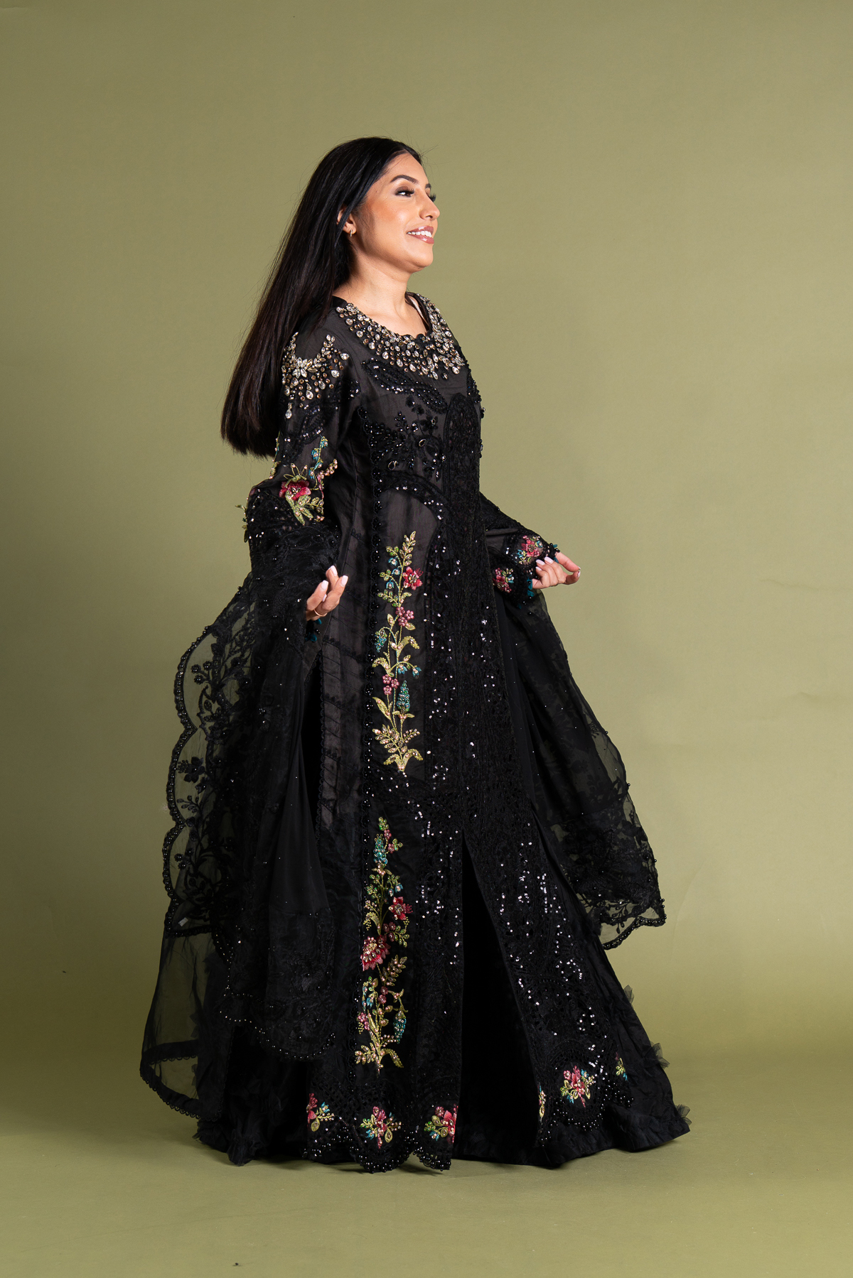MB3979-BLACK